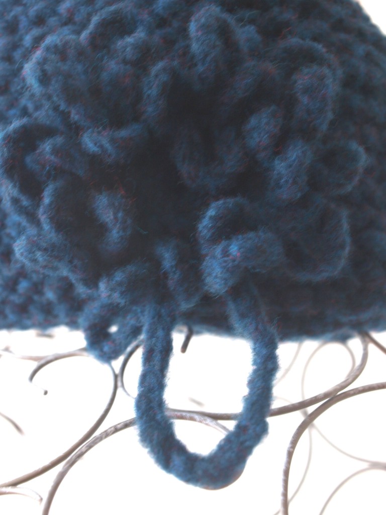 Bonnet Cloud tricoté main bleu