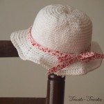 chapeau petite fille au crochet blanc liberty