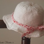 chapeau petite fille au crochet blanc liberty