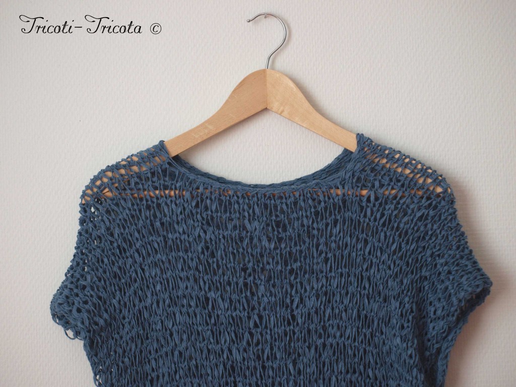 pull ajouré bleu denim tricoté main