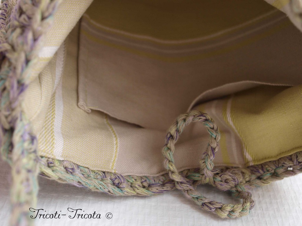 Sac Eco tricot vert et son bouton en bois flotté