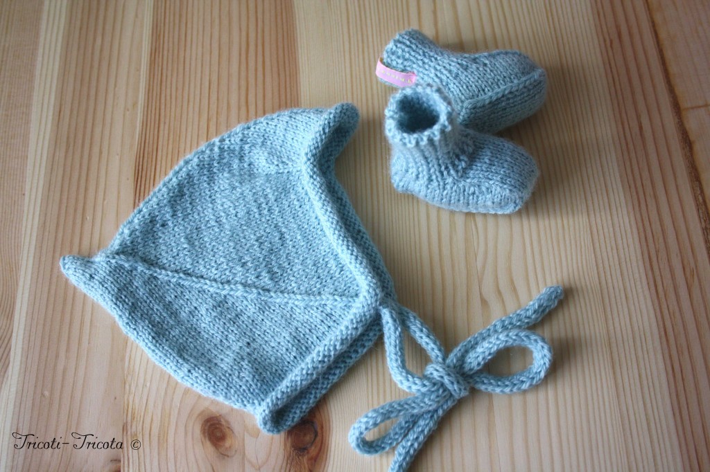 ensemble layette (bonnet+chaussons)