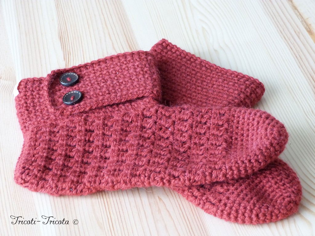 chaussons d'hiver rouges au crochet