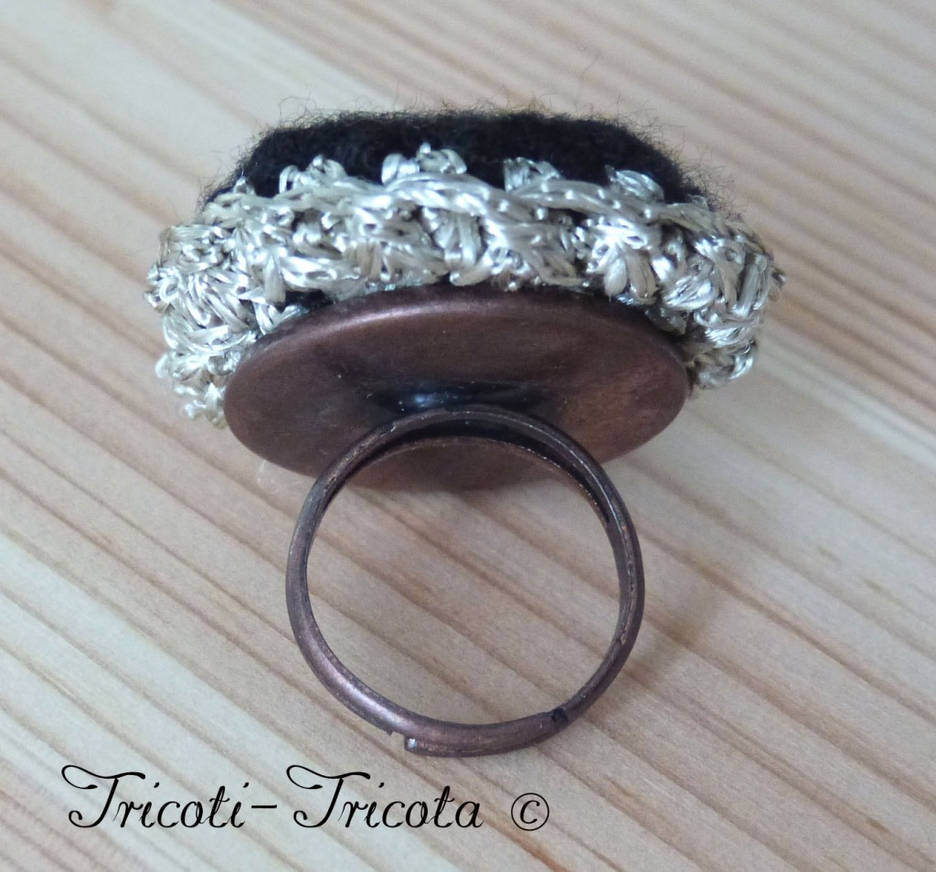 bague au crochet et fil doré