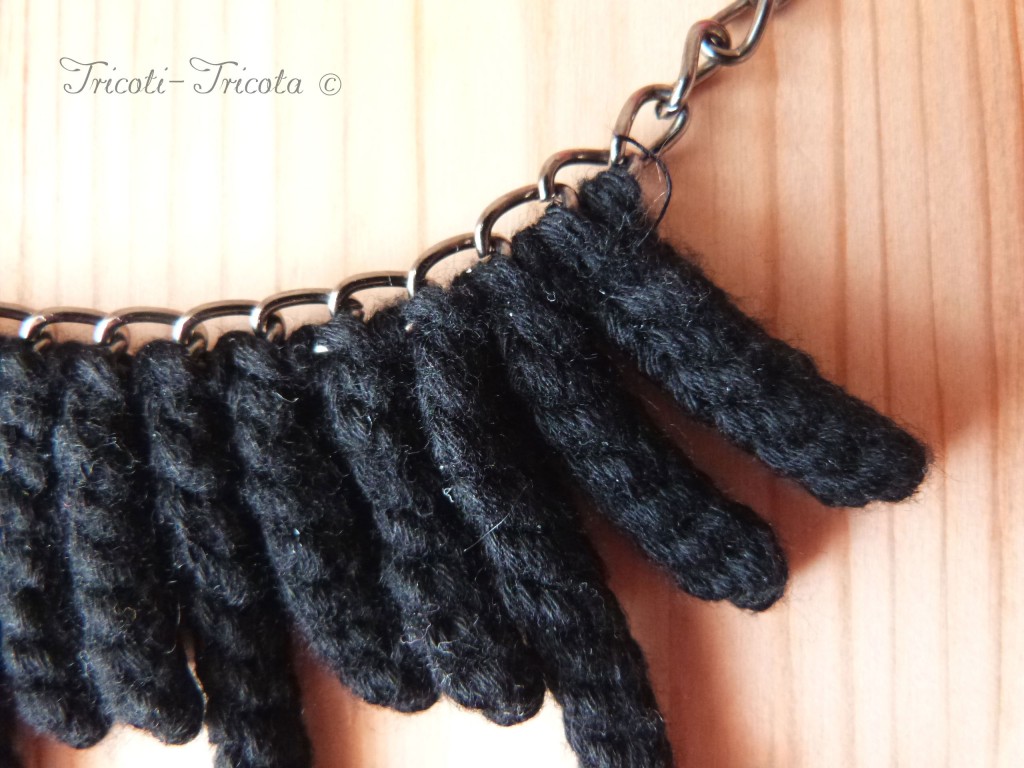 collier pampilles au crochet