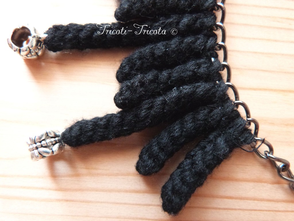 collier pampilles au crochet