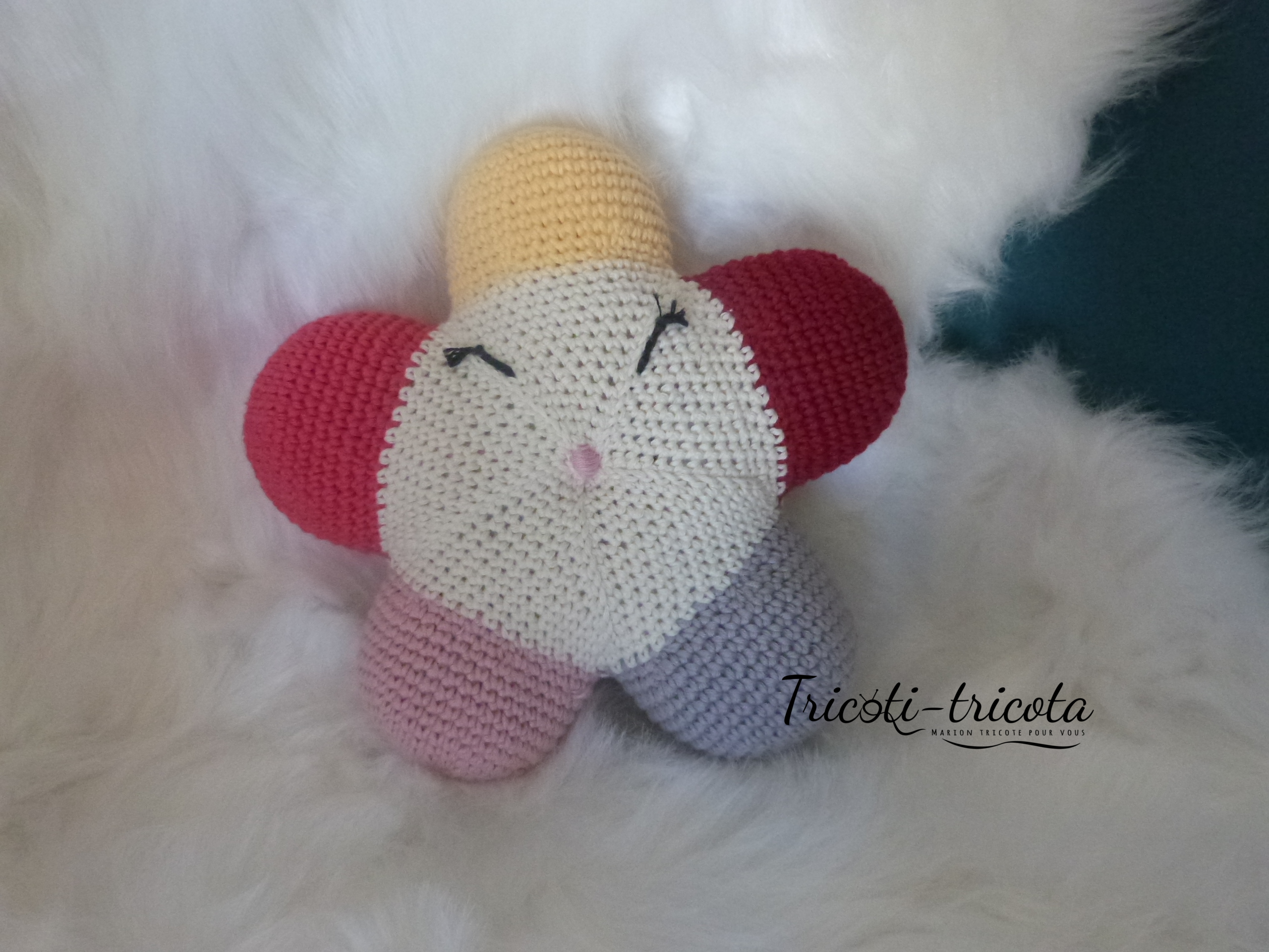 Hochet amigurumi laine acrylique